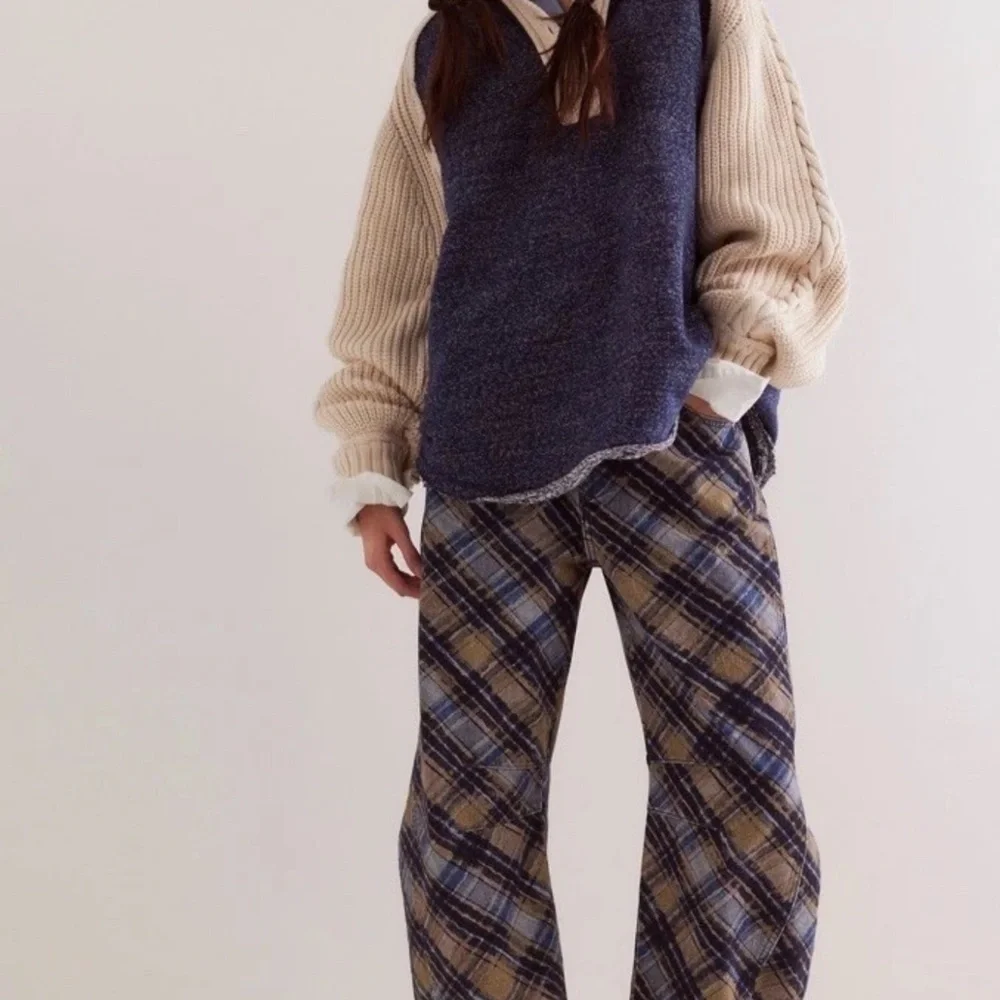 Free People Good Luck Printed Barrel Jeans We The Free Grunge Combo Blue 26S NWT - Picture 3 of 3